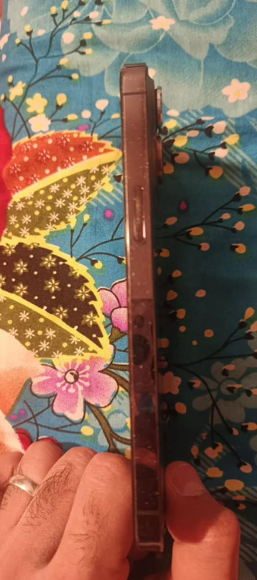 ايفون14بروماكس ذاكره256جهاز مكفول وكله شغال فقط مبدل بطاريه اصليه وكسر بضهر صغير مماثر وممبين للبيع ب700مكان بغداد الاعظميه***********
