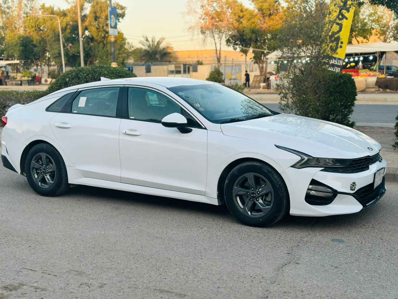 السلام عليكم كيفايف مديل 2021 رقم مثنى باقيله 3 اشهر وتصير حره وكاله عامه بيه رش جاملغ خلفي وباب مكينه وكير شرط فول موصفات سياره جاهزه من كلشي تخم تاير السعر 128 وبيه مجال مكان سياره السماوه المركز رقم موبايل ***********
