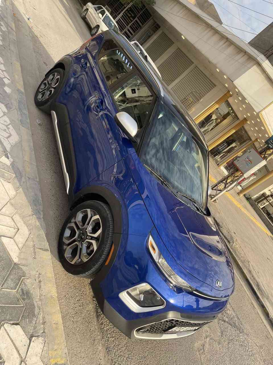 السلام عليكم
صول 2021 حادثها وتفاصيلها موضحه بالصور والسونار مرفق كذالك  ماشيه 62 ميل اكس لاين مكينه 2000 مكانها بغداد السيديه السياره جديده ومبولشه جديد ومابيها اي نقص 
سعرها 145 وبيعا مجال بسيط 
للتواصل ***********
متواجد واتساب
