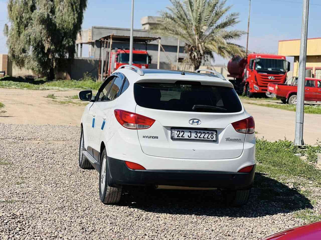 السلام عليكم
توكسان ٢٠١١  خليجي بانوراما كلين بدون صبغ بيها مكانين او ثلاث بارد محرك وكير شرط تايرات وصدر نص عمر تحويل مباشر مراوس بكورلا او كيا حمل السعر ١٣٥ وبيها مجال/ ***********   مكاني الشرقاط اسديره
