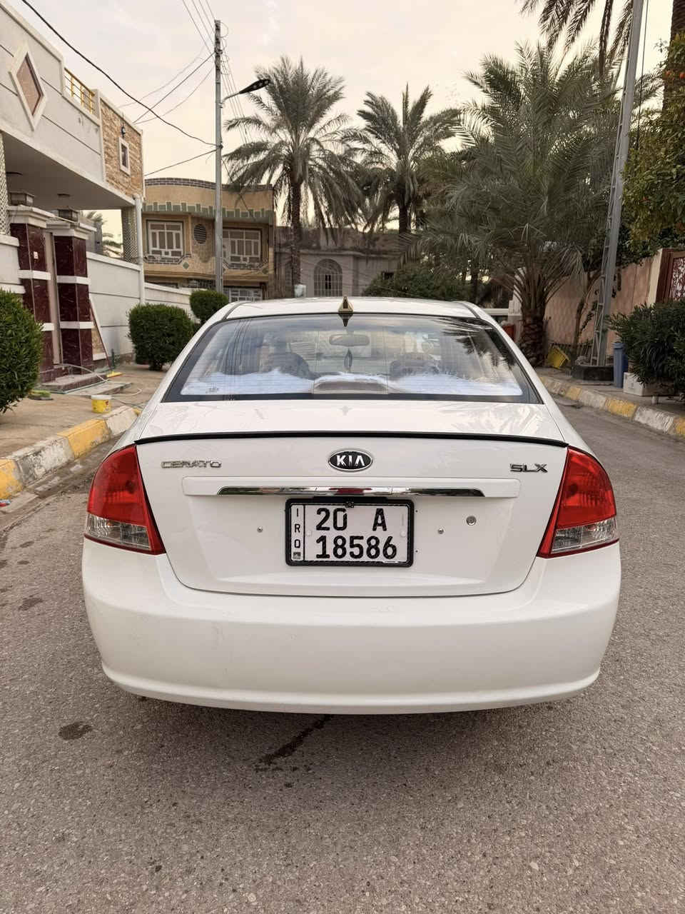 "السلام عليكم
كيا سيراتو خليجي موديل ٢٠٠٨ 
مواصفات السياره 
ويل كب تخم تاير 
كامره + شاشه
مثيت سرعه 
كشنات تدفئه
مري جانبيه كهرباء + شفط
رقم ديالى بسمي 
تدفئه وتبريد شغال 
السياره كامله مكمله اي نقص ما بيها والحمد لله 
مكان السياره ديالى بعقوبه 
السعر ٩٣$ 
للاستفسار الاتصال ***********
