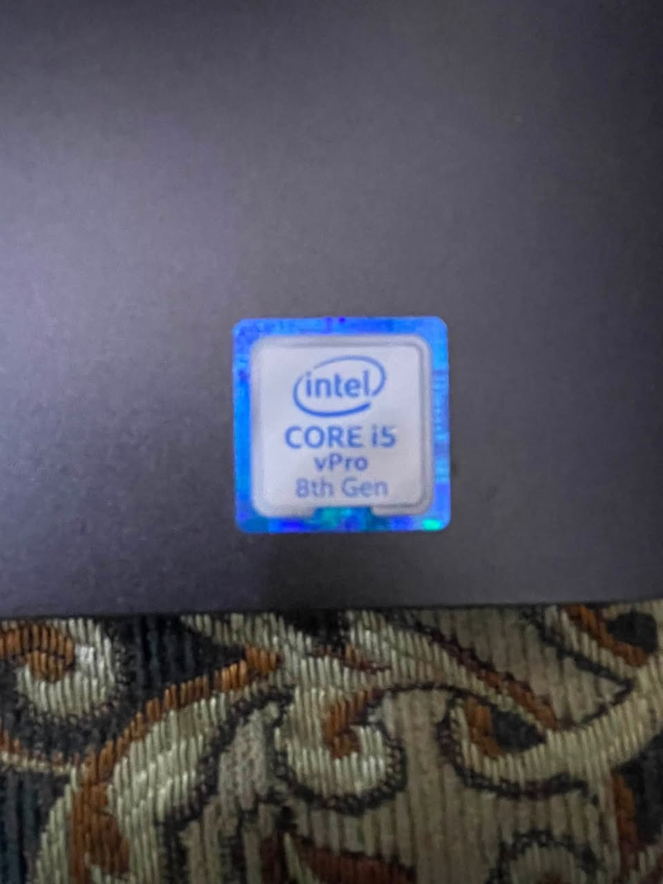 السلام عليكم لابتوب للبيع الموصفات :
* الموديل: Dell Latitude 5400

* المعالج: Intel Core i5 الجيل الثامن

* كرت الشاشة: Intel UHD Graphics 620

* شاشة: 14 بوصة

* لوحة مفاتيح: عربي / إنجليزي

*الرام 8جيجابايت

* التخزينSSD بسعه 256 جيجابايت 

* الجهاز مناسب للدراسة، العمل

**الجهاز كامل مابي اي ضرر مع جنطه وشاحنه وقطعه توصيل مال شاحنه الاصليه 

~~السعر 280 وبيه مجال للتواصل على الواتساب الرقم 

***********
