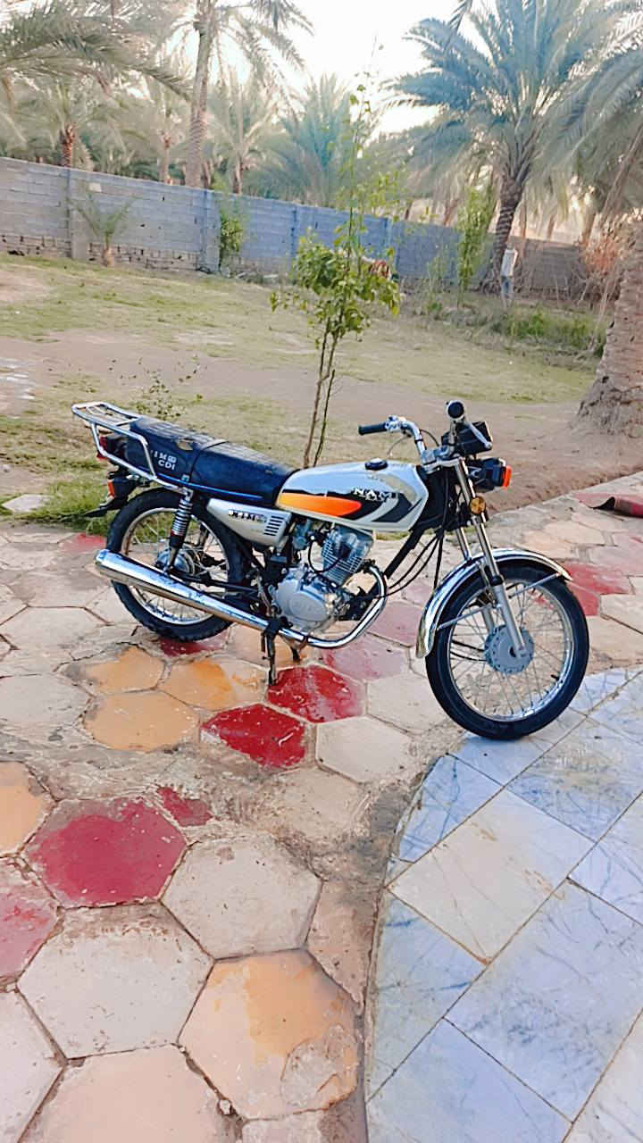 سلام عليكم دراجه للبيع اوراق مديل 2025 مكان كربلاء مدينة سيد لاوصياء سعر 625 الف ***********
