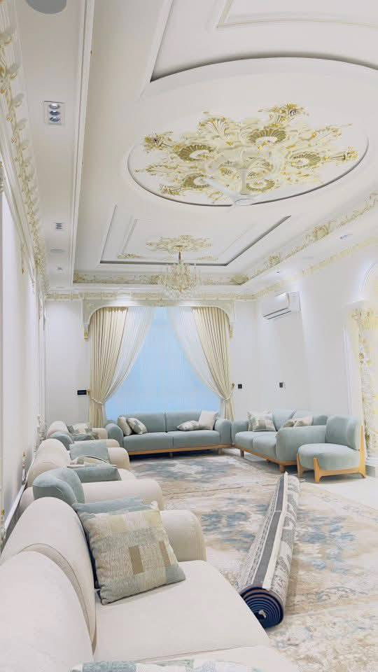 حوّل منزلك 🏠إلى تحفة فنية بلمسة جبسية أنيقة! ✨
نقدم لك أجمل تصاميم الديكورات الجبسية الداخلية التي تضيف الفخامة والرقي لكل زاوية في منزلك.🏠
تصميمات عصرية وكلاسيكية تناسب جميع الأذواق🙅
 تنفيذ احترافي بأعلى جودة ودقة🕒 
1. خبرة عريقة: في تنفيذ القصور والمنازل الراقية.
2. كفاءة الكادر: فريق متناغم يعمل بدقة متناهية.
3. عامل الزمن: سرعة في التنفيذ تضمن لك الانتقال لمنزلك الجديد في أقصر مدة.
بصمة الملوك على جدرانك..
لأن الفخامة تكمن في التفاصيل، يقدم كادرنا المتميز أرقى خدمات النقش اليدوي والزخرفة الإسلامية والكلاسيكية. نحن نحول الجبس الصامت إلى تحف فنية تنبض بالحياة.
• دقة التنفيذ: نقوش هندسية ونباتية بدقة متناهية.
• لمسة ملكية: تصاميم خاصة لا تتكرر، تمنح مجلسك هيبة القصور.
• سرعة واحترافية: كادرنا مدرب على إنجاز أصعب النقوش في وقت قياسي وبأدوات حديثة.
اجعل منزلك يتحدث عن فخامتك.. احجز موعدك الآن.
سرعة في الإنجاز والتزام بالمواعيد💰
 أسعار مناسبة وتنافسية 
تبدء اسعار الجبس بورد من 25 الف كرستة وعمل
 والاصباغ من 5 الف للمتر المربع 
لدينا كادر متخصص باعمال الجص والبورك ايضاً
📞 للحجز والاستفسار:مراسلتنا على البيج 
و الواتساب  ***********📍 
نعمل في جميع محافظات العراق  [ الانبار -الرمادي -الفلوجة-الحبانية-الكرمة بغداد جميع المحافظات] 
والمناطق المجاورة 
 اعمل متابعه ليصلك المزيد من التصاميم والإلهام
