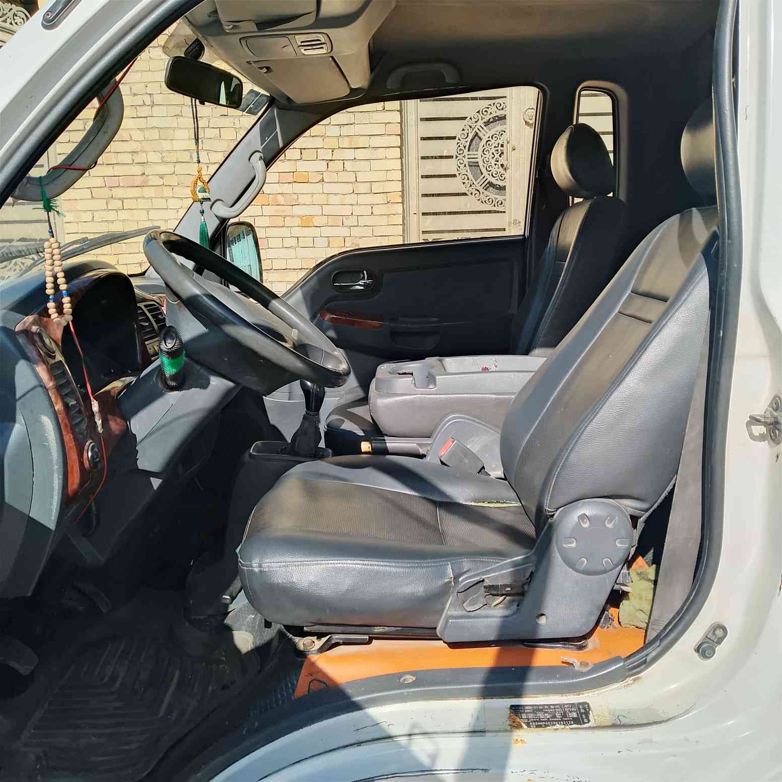 السلام عليكم كيه حمل  مديل 2008 رقم بغداد انكليزي
تحويل مباشر مكينه مفتوح 3000 بيه بدايه تبخير
السعر 87 وبيه مجال قليل شاصي مكفول 
تخم تاير جديد كهربائيات كلهه شغاله 
مكان السياره بغداد شهداء العبيدي حي السفير 
مكلف بلنشر الاتصال 0770 762 2595‬
