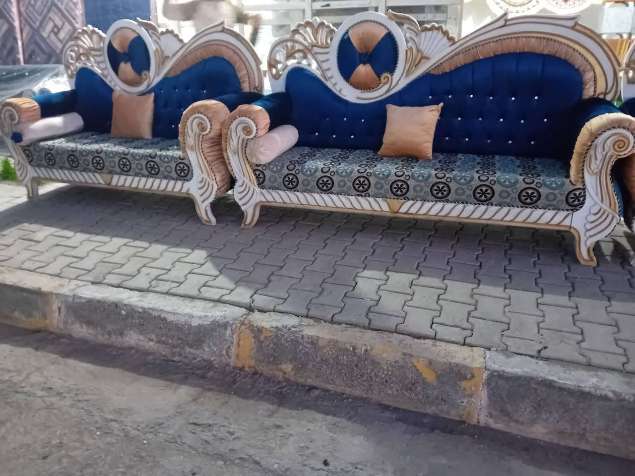 متوفر تخم ملكي احطاطه مستعمله شي بسيط جدا نظيفه العدد اثنين السعر مناسب العنوان ناحية التواصل على الرقم أو واتساب  ***********
