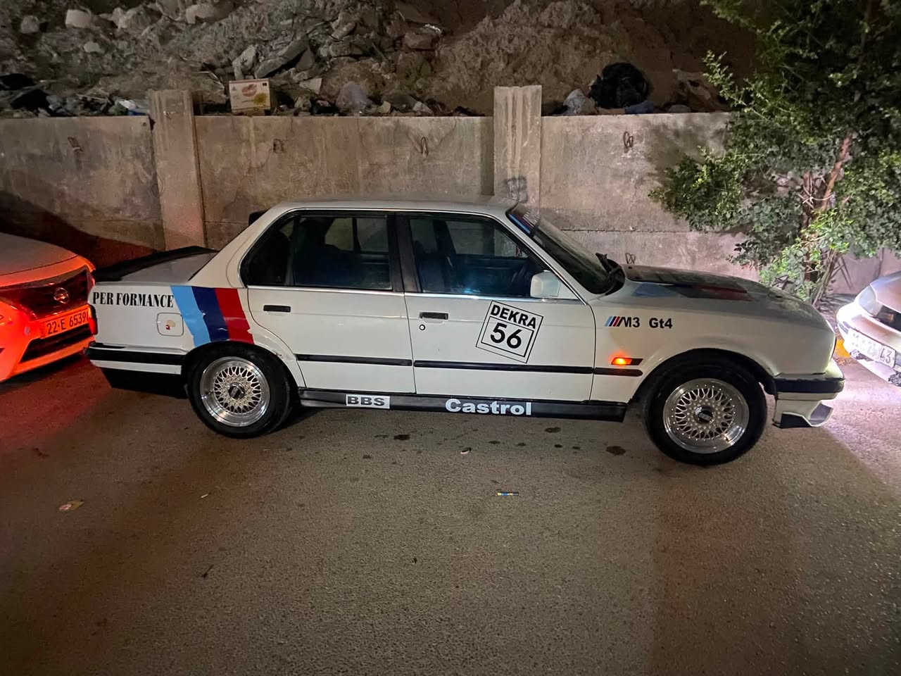 سلام عليكم BMW زعره للبيع مديل 1991سياره بسمي تبريد شغال ثلج كهربائيات كلها شغاله
تخم تاير جديد BM001
مكينه ٦سلندر ٢٥مفتوح 

تخم ويل bbs

سنويه لل 27 

تحويل ثاني يوم 

سياره بصمه تشغيل عن بعد جام كهرباء

سعر ٤٨ مكاني بغداد الحريه 

***********
