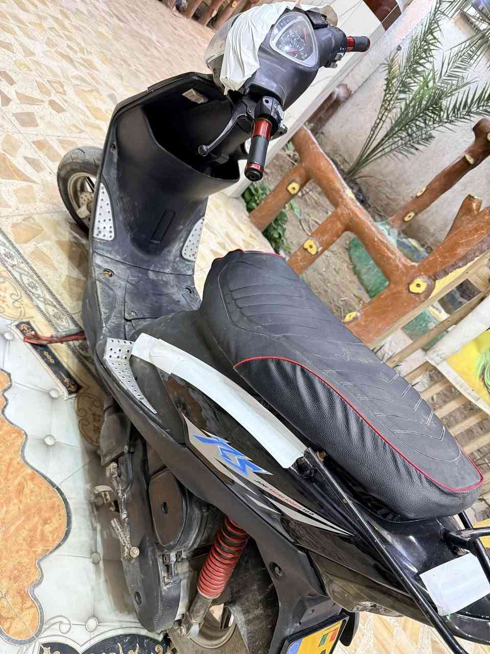 السلام عليكم للبيع دراجه ماكس عدله الدراجه حلوه ونصيفه مكينه مجفته ماتصرف عليها الف دينار جاهزه من كلشي سعرها 475 وبيها مجال مكاني البصره قاضاء المدينه 
رقم الهاتف ***********
