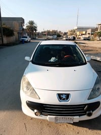 بيجو فرنسي 307 موديل 2006 جاهزه ماعدا التبريد نقص فريز اترايك وين متري...
