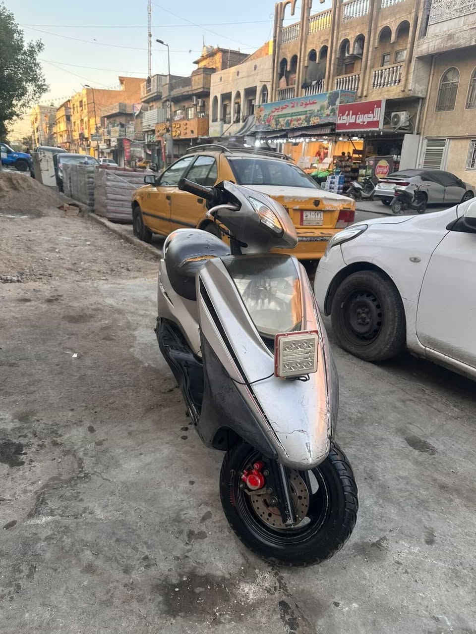 سلام عليكم ورحمة دراجه إبريز كلش نضيفه مال جناي الدراجه بيه نوقوصات كلش قليله وشلعه ومعدل ومكينه حلوه ما مفتوحه كابريتر زوج تايرات جدد (السعر 500 ) وبيه مجال للطيبين رقم *********** //***********
