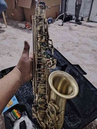 ساكسفون احترافي • جديد • حقيبة مبطنة