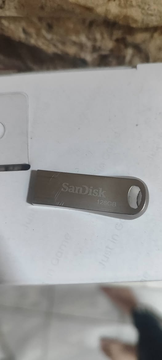 فلاش ميموري للبيع
التخزين : 128Gb
المنفذ : 3.1 
سرعة القراءة : 150Ms ميغا بالثانية
ماركة Sandisk الشهيرة 
مابيه اي عطل اخو الجديد 
اشتريته اليوم ب 30 الف ابيعه ب 20 الف ماعندي توصيل
سبب البيع : ردت العب عليه xbox one  بس طلع مو مصمم اله


**إذا كنت صاحب هذا الإعلان وتريد حذفه لأي سبب، رجاءا أرسل رسالة إلى الدعم الفني**