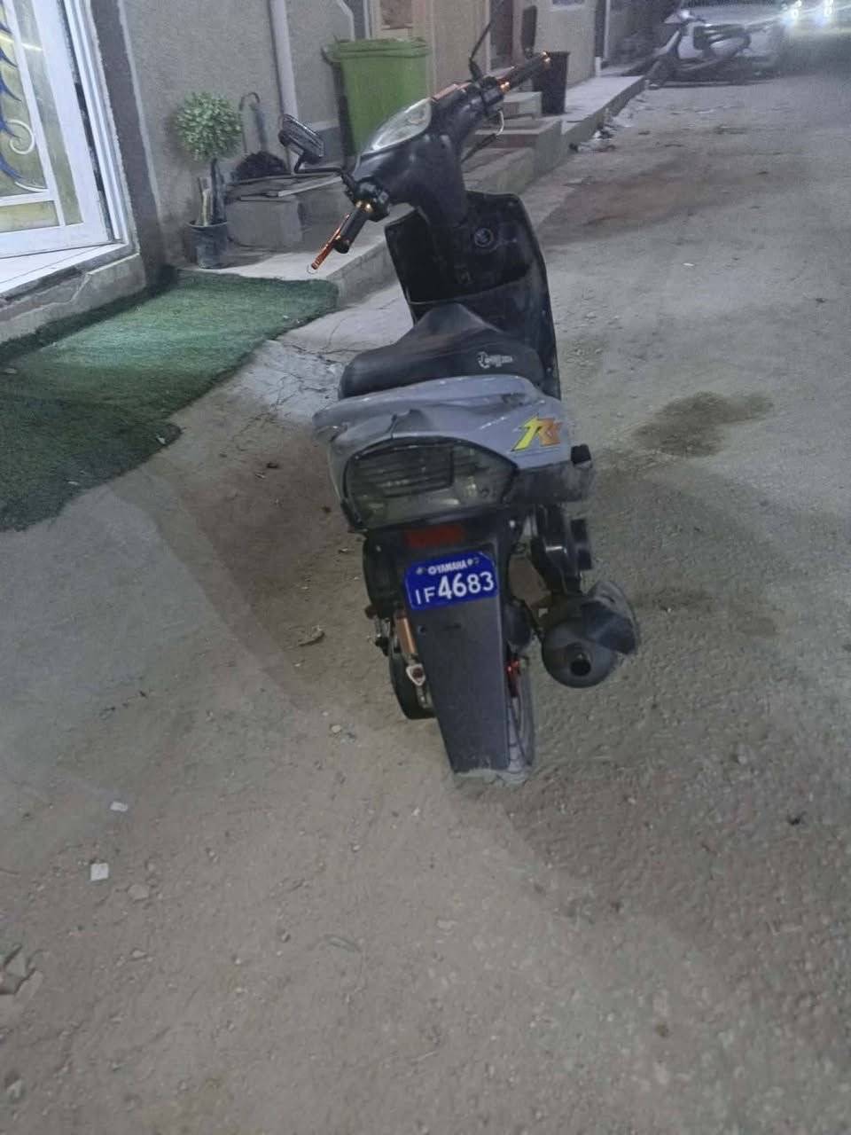 ماكس حاويه وصلها بيها ما مفتوح بيها برغي سعر 900 وبيها مجال قليل ***********
