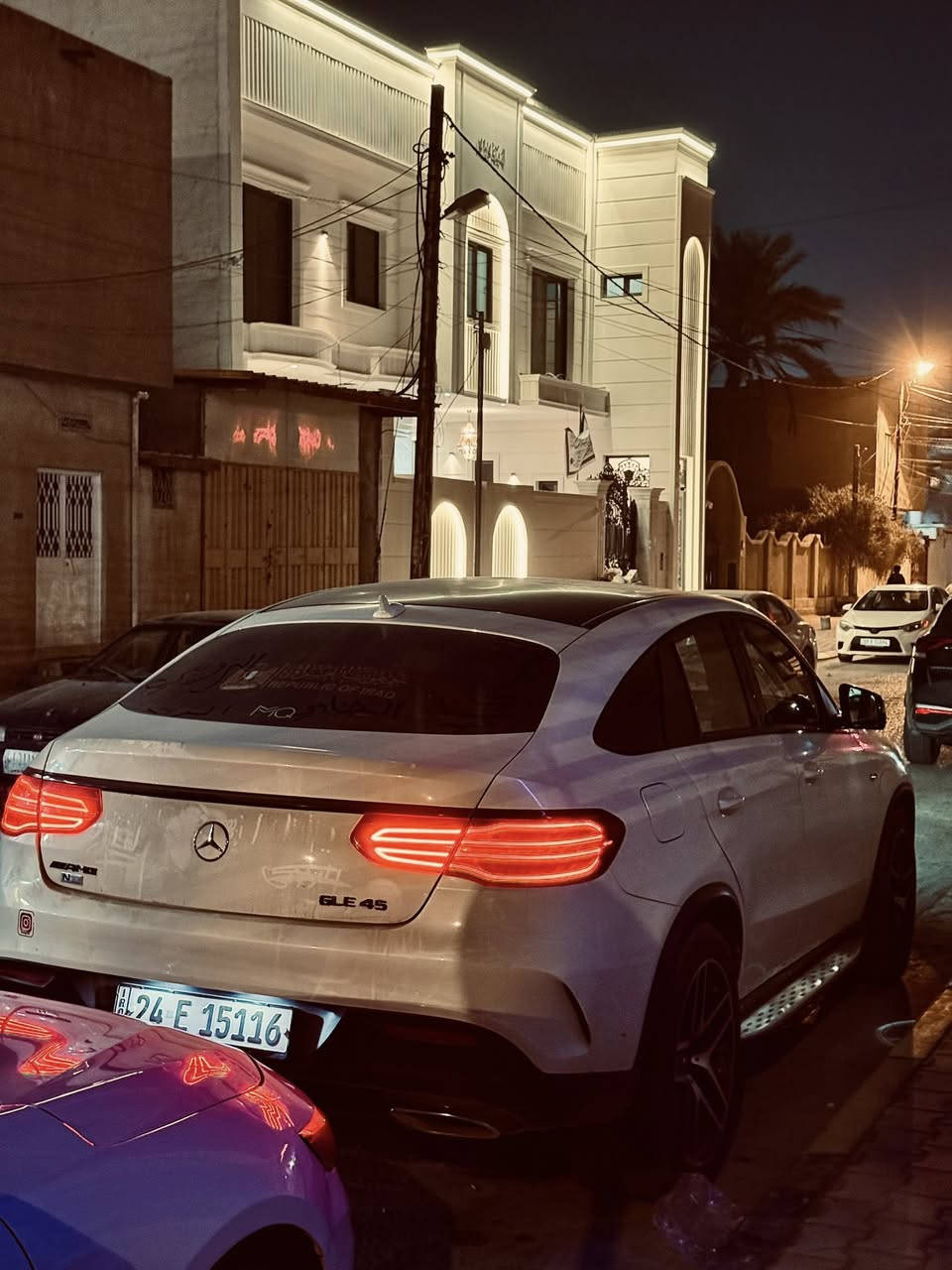 مرسيدس gle400
محرك 3.0 توين توربو Bi‑Turbo
ماشيه 174الف كم
كلين تايتل مكفوله 
مقاعد جلد 
شاشة كبيرة 
 • كاميرات 360 درجة
 • حساسات أمامية وخلفية
• سقف بانوراما
 • مقاعد جلد فاخرة
 • أنوار LED نهارية
 • أنظمة أمان متقدمة (رادار، مانع تصادم، مساعد نزول المرتفعات)
 • جنطة كهربائية
 • جنوط AMG
وبعد مواصفات هواي
للاستفسار  عالرقم بي واتساب 
***********
