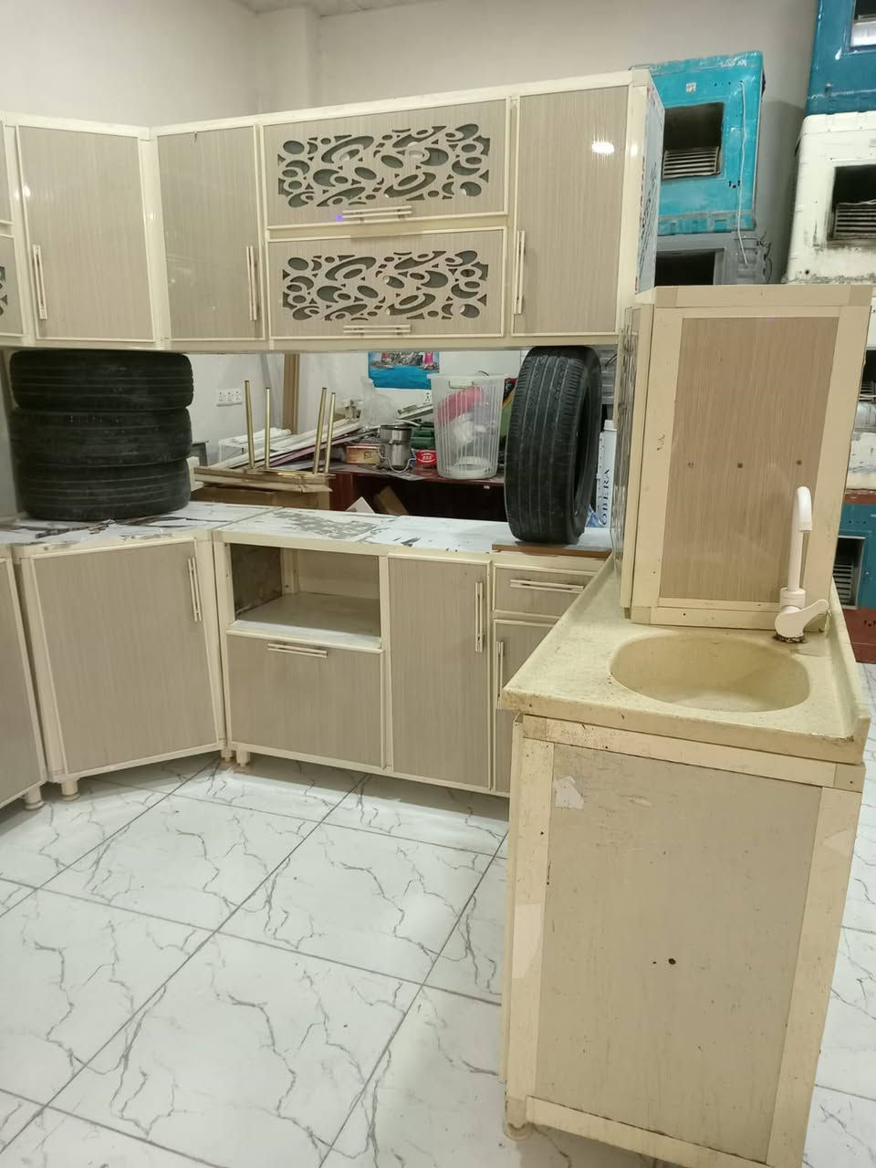 كاونتر الامنيوم جوكر مستخدم كلش نضيف اخو الجديدقياس  6 متر   تفصال احطاطه كله  من الطراز الاول  بعقوبه تقاطع القدس للاستفسار ***********.
