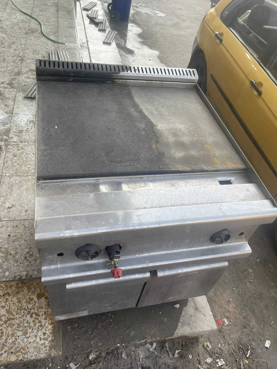 سلام عليكم كرين همبركر للبيع
***********
