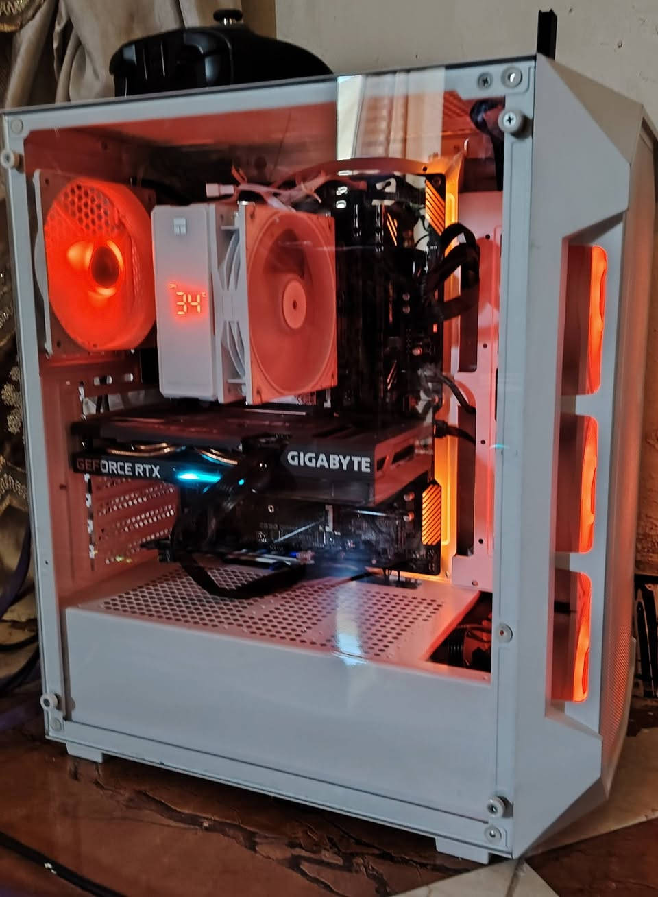 السلام عليكم
عدي case للبيع مكاني بغداد 
المواصفات:
I7 11700k 
2x8 3200mhz bullet 
Gigabyte z590 gaming x 
M.2 nvm Wd SN730 512GB
Gigabyte 3060Ti eagle 
Power supply 750w xigmatek hydra M 750w 
Case aura gc1 elite v2 

السعر:١٢٥٠


**إذا كنت صاحب هذا الإعلان وتريد حذفه لأي سبب، رجاءا أرسل رسالة إلى الدعم الفني**