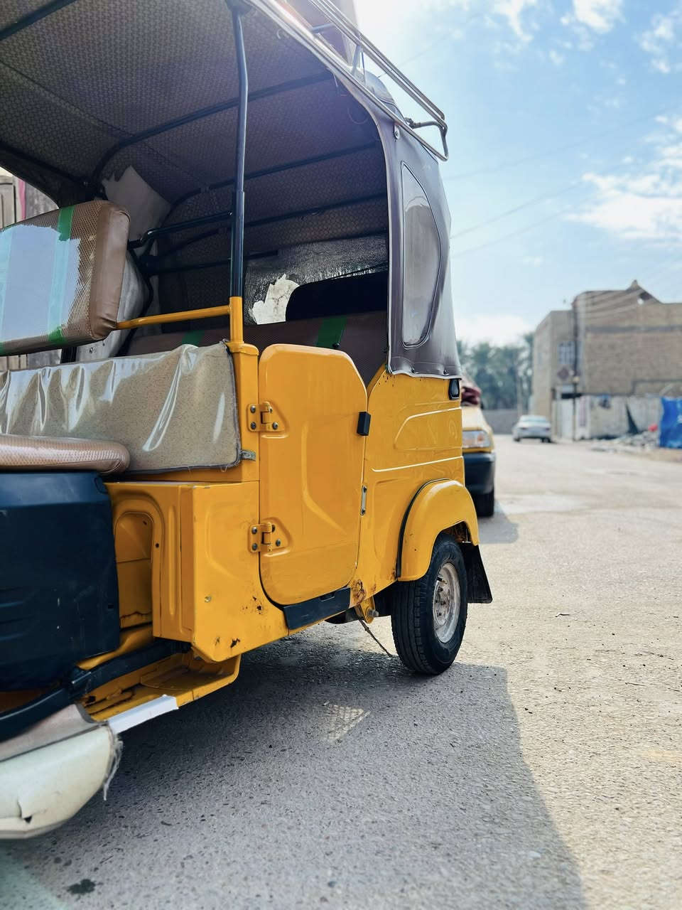 السلام عليكم تكتك للبيع رقم سنويه          كربلاء موديل 2021السنويه تقره. والتكتك رقم ***********    تكتك عارضه. بسبعه ونص
