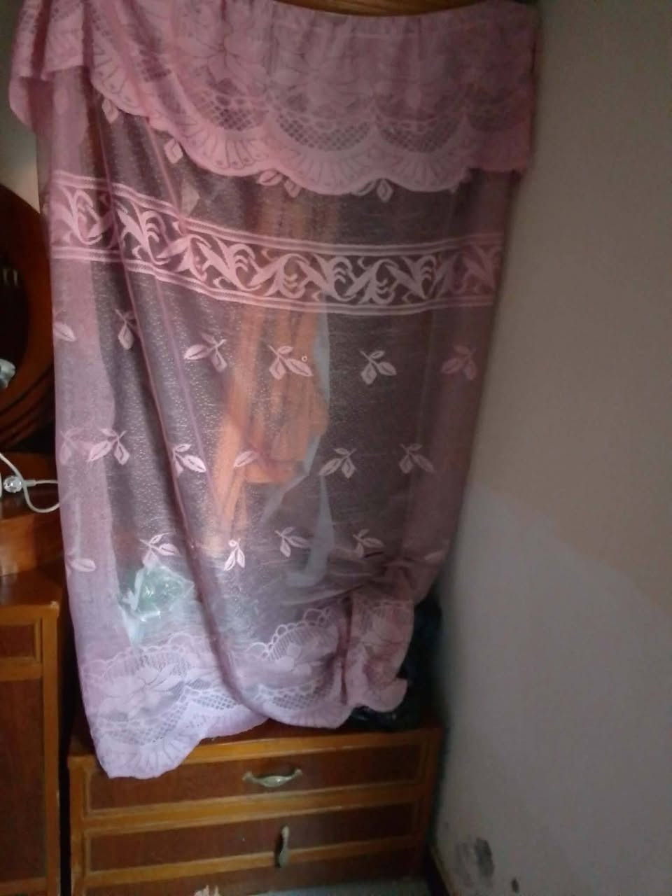 غرف نوم للبيع الغرفه نجاره سعرها 600 الف بيها مجال اتصل على الرقم ***********
