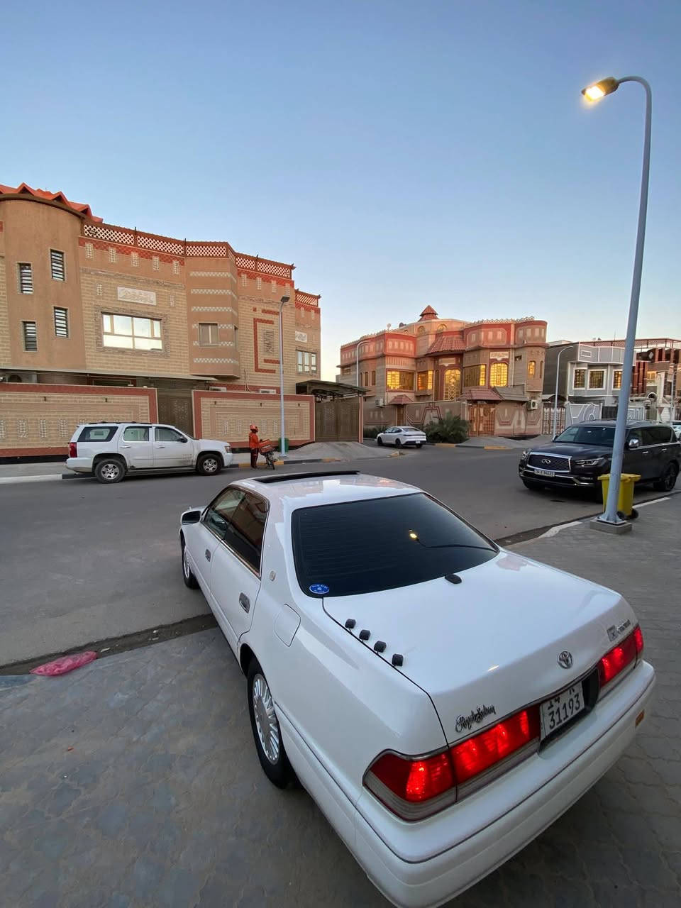 سلام عليكم راس ثور فلات مديل 2000 كرستال اصل فتحه وجنجر بلاد مكفوله من لكص ونقل جثه وضربه بيها مكانات صبغ فقط كير ومكينه فيفتي فيشه وحده تبريد قطعتين حداده تخم تاير جديد سياره مبدله بيها تبديل شفقه فقط ولباقي كفاله سنويه 2028 رقم بصره انلكيزي سعر 90 وبيها مجال قليل  لاتصال ع رقم ***********
