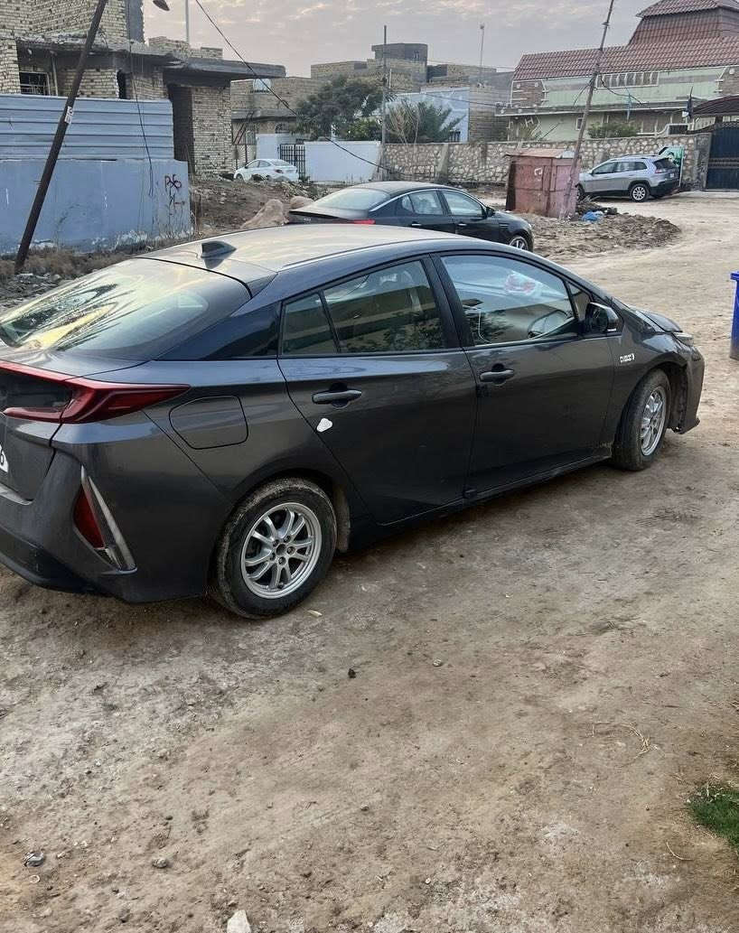 تيوتا بريوس برايم بلك ان هايبرد  يعني ثلالث انضمة تمشي بس كهرباء. وتمشي بس بانزين. وتمشي كهرب وبانزين حسب اختيارك انت  والي يعرفها للسيارة يعرف شنو دا اقصد  2022 للبيع او المراوس حسب الاتفاق السيارة بدون اي ايرباك رقم بغداد الجديد جاهز ثاني يوم تحويل حادث السيارة بنيد مبدل تخم تاير قبل اسبوعين مكاني ديوانية سعرها 140  

للاستفسار ***********. بي وتساب
