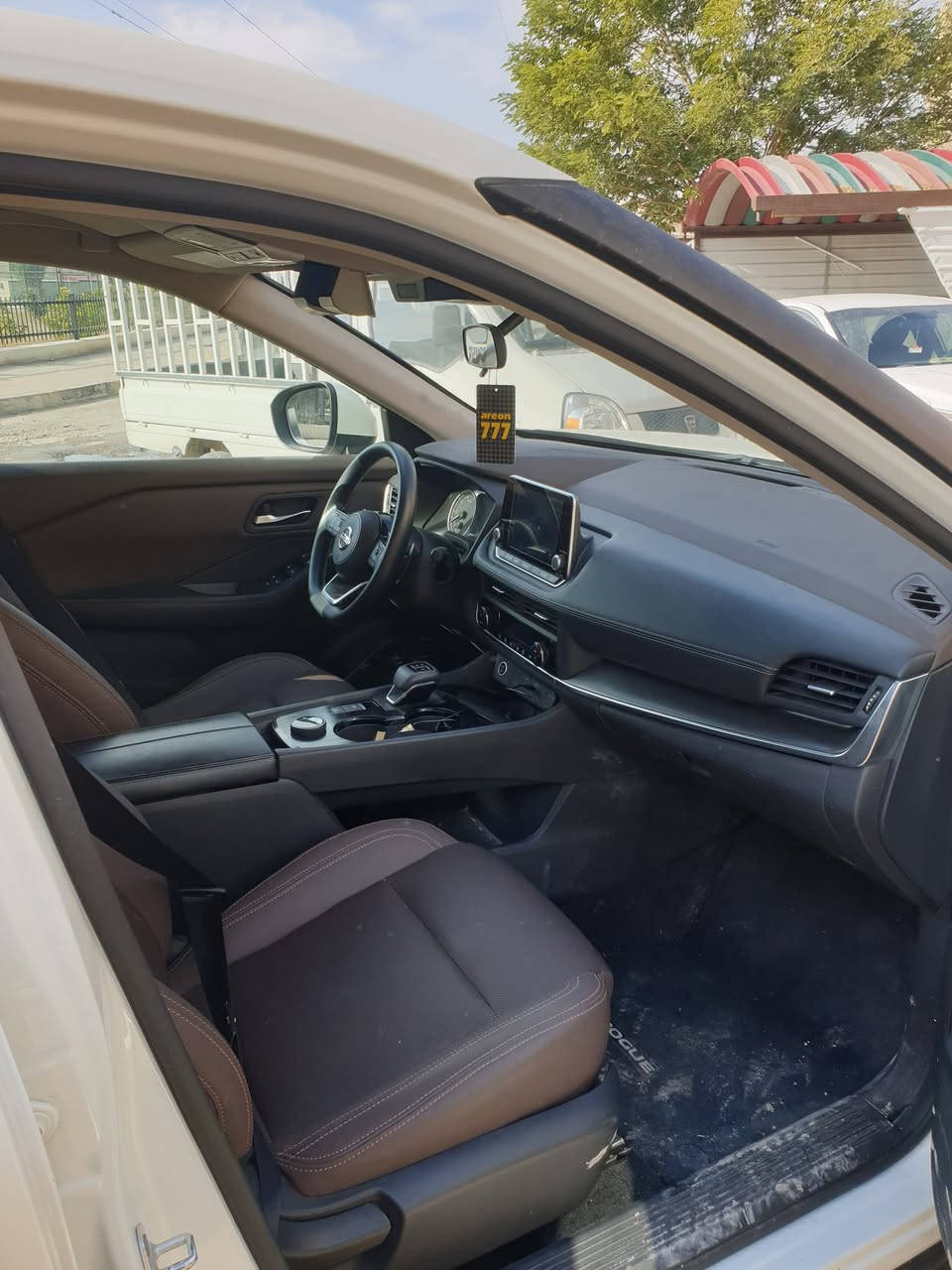 السلام عليكم نيسان روج موديل 2023 وارد امريكي محرك 3 سلندر تيربو حادثه موضح بالصور جاملغ والبنيد  فول مواصفات ماعدا الفتحه فورويل رقم انبار دولي معوقين صاحبها ولد شاب وكاله عامه السيارة  ماشيه ٤٠ الف السعر ١٤٠ ورقة  مكان السيارة صلاح الدين تكريت  الاستفسار
***********
***********
