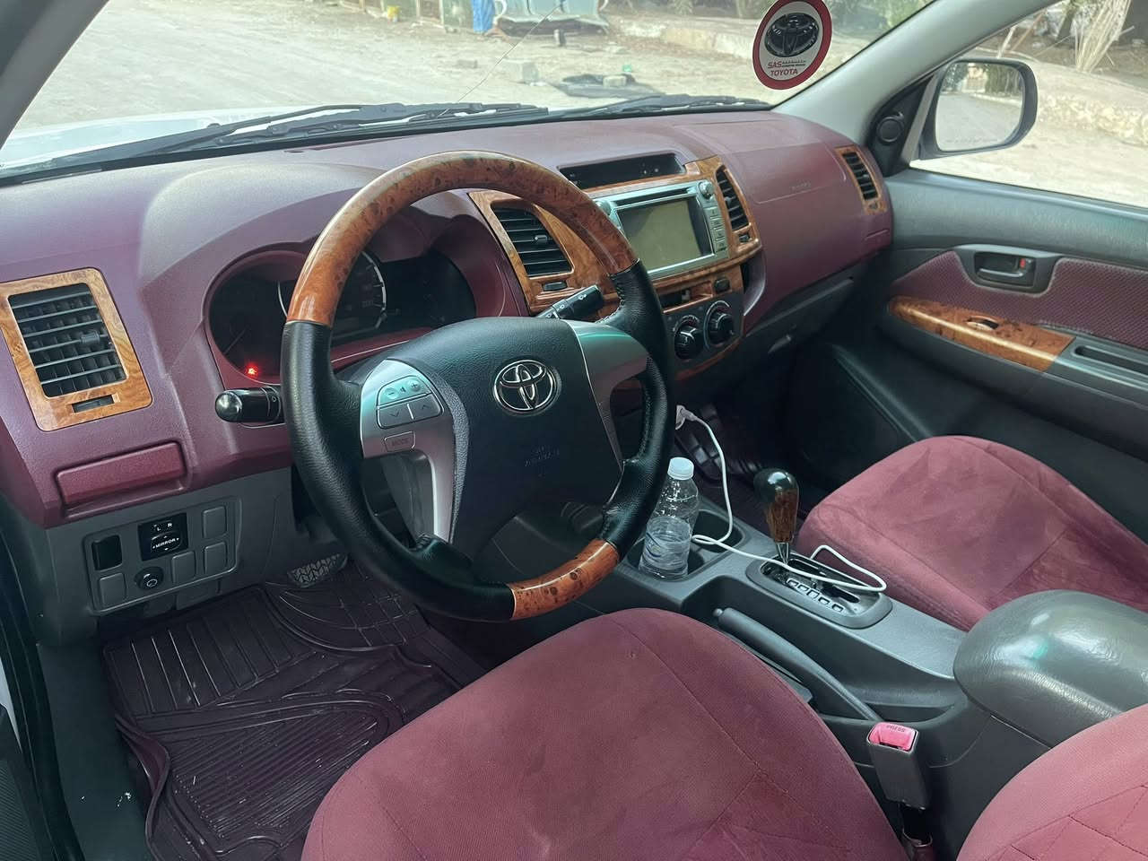 السلام عليكم للبيع بيكم 2013 
رقم بصره إنكليزي هزّه جديده تحويل 
اوتماتيك كويتيه شاصي 19
حادثهه صفحة اليمنه ابواب وجاملغ مبدله كله
 بلادي 
الدوسه اليمنه مصبوغه +البدي الخلفي ( بارد )
تخم تاير جديد محرك جديد لاتنقيص ولابخار
تبريد حداده كله جاهز   منظومة زنون اصليه

ملاحظة بل نسبه للبدي غير مكفول بيهه صبغ وبارد وسونار منشور بل صور
مكفوله كافة الأصوليات والتحويل

السعر 167
العنوان البصره البرجسيه

‏‭0781 572 9932‬
‭
