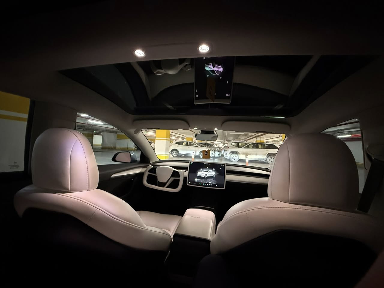 تيسلا موديل ٣ ٢٠٢٣ ابيض بدون صبغ  ***********
