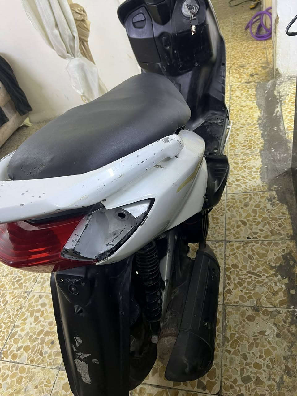 السلام عليكم 
درجه سكنس نثيه خطين ياباني 110
دراجه نضيفه 
نقصه بس شاير يمنه 
وتريشه دوسه 
نكره سلف هندر كهربائيات كله شغاله 
سعر 450وبيه مجال 
*********** اتصال
