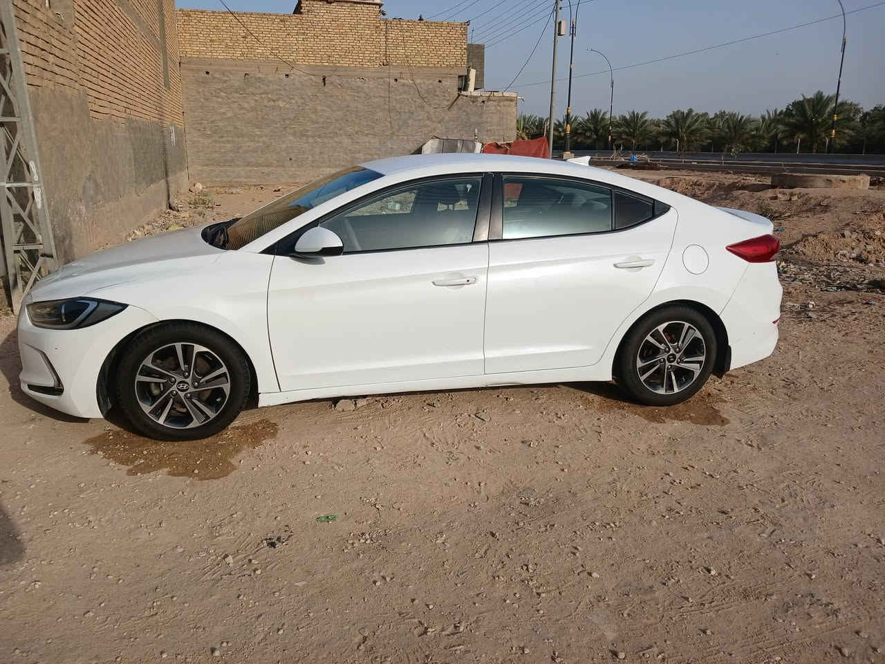 النترا موديل 2017 وارد امريكي السعر 98 بيها جاملغ وبنيد بيها مكانات تقشير بدون دوخل ولا معجون صبغناها حزام السياره بصمه وتحكم ستيرن مواصفات رقم بغداد السياره ما بيها نقص ومكينه وحداديه وتخم تاير وتبريد وتدفئه كله شغال العنوان كربلاء، ما متواجد على الفيس السعر 98
 ***********
