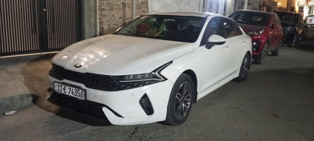 السلام عليكم K5 موديل ٢٠٢١
خليجي بيها ضربه بالباب الخلفي والداير مال جاملغ 

ماشيه ٨٥ الف كيلو 
السعر ١٥٨

مكان السياره بغداد الغزاليه 

***********
