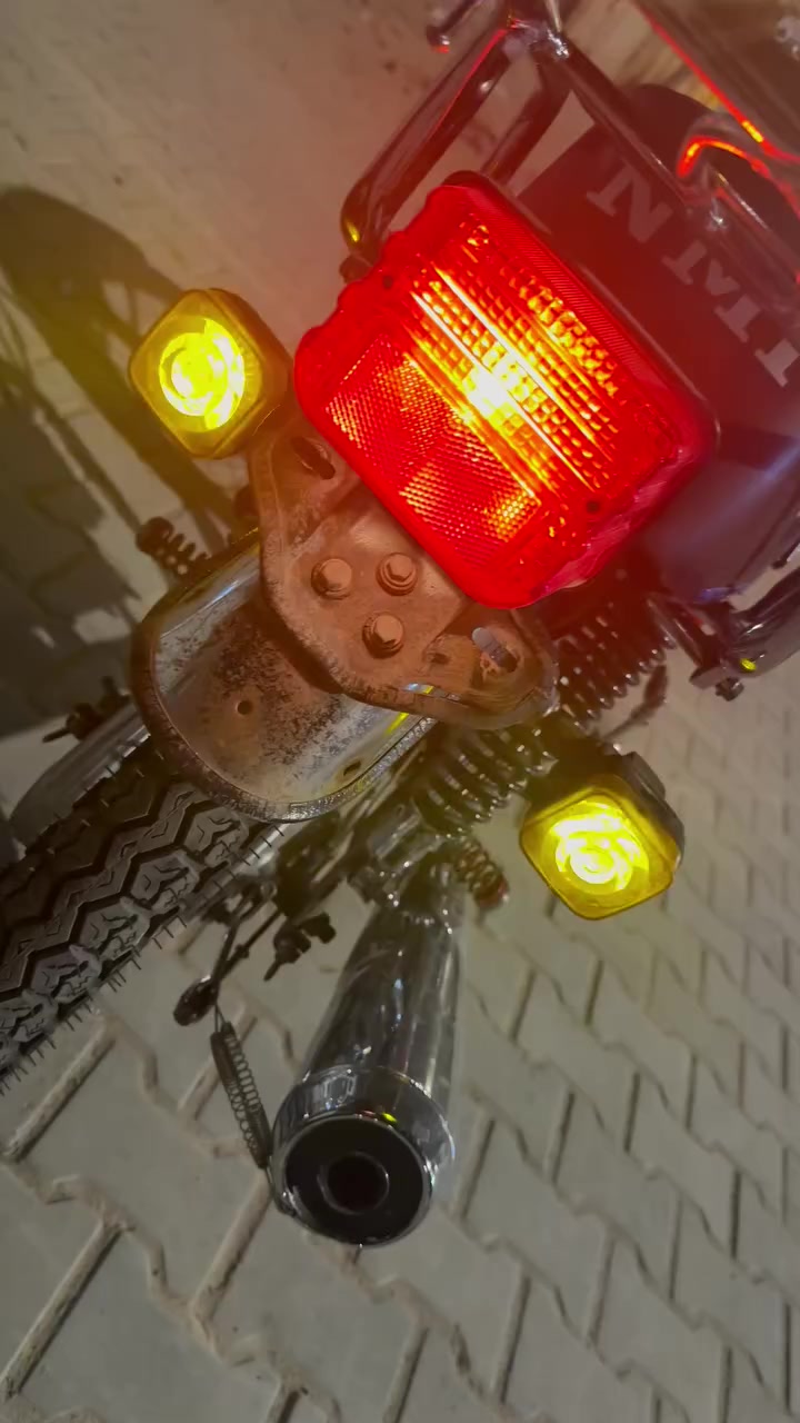 السلام عليكم شباب لايت ارشا اصلي كامل هوه والاذان مالته+دشبول شغال + جوزه شغال ويه سويج+ بكلايت ولجاملغ وتخم اشاير كامل هوه ولكلوبات كلهن شغالات +سله  كلهن ابيعهن شلع 
السعر 30 الف مكاني نجف


**إذا كنت صاحب هذا الإعلان وتريد حذفه لأي سبب، رجاءا أرسل رسالة إلى الدعم الفني**