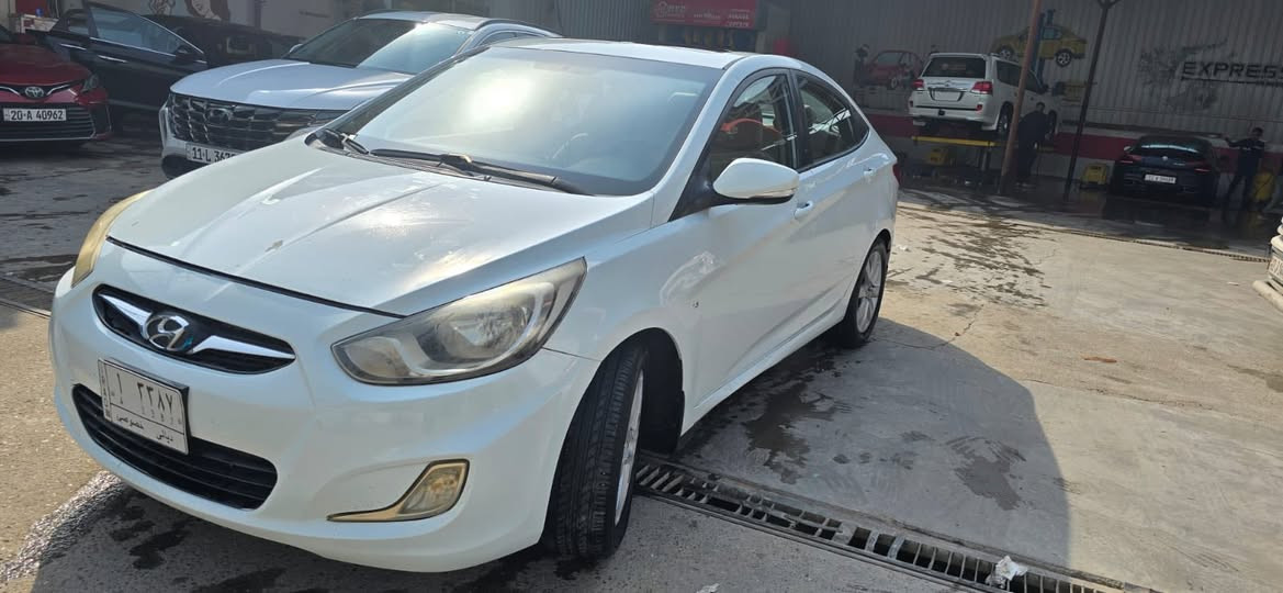 السلام عليكم 
مكلف بالنشر 
اكسنت موديل 2011 خليجي 
رقم ديالى 
سلايد روف 
حساسات خلفية 
صدر جديد تختم تاير جديد تدفأة تبريد 
كير مكفول 
محرك بي طكطكة فقط اثناء التشغيل عندما تكون باردة وتخف عندما تسخن 
السونار موجود داخل الصور 
صبغ فقط بدون دواخل 
مكانها ديالى بعقوبة 7 نيسان  
السعر 82 وبي مجال 
للاستفسار ***********
