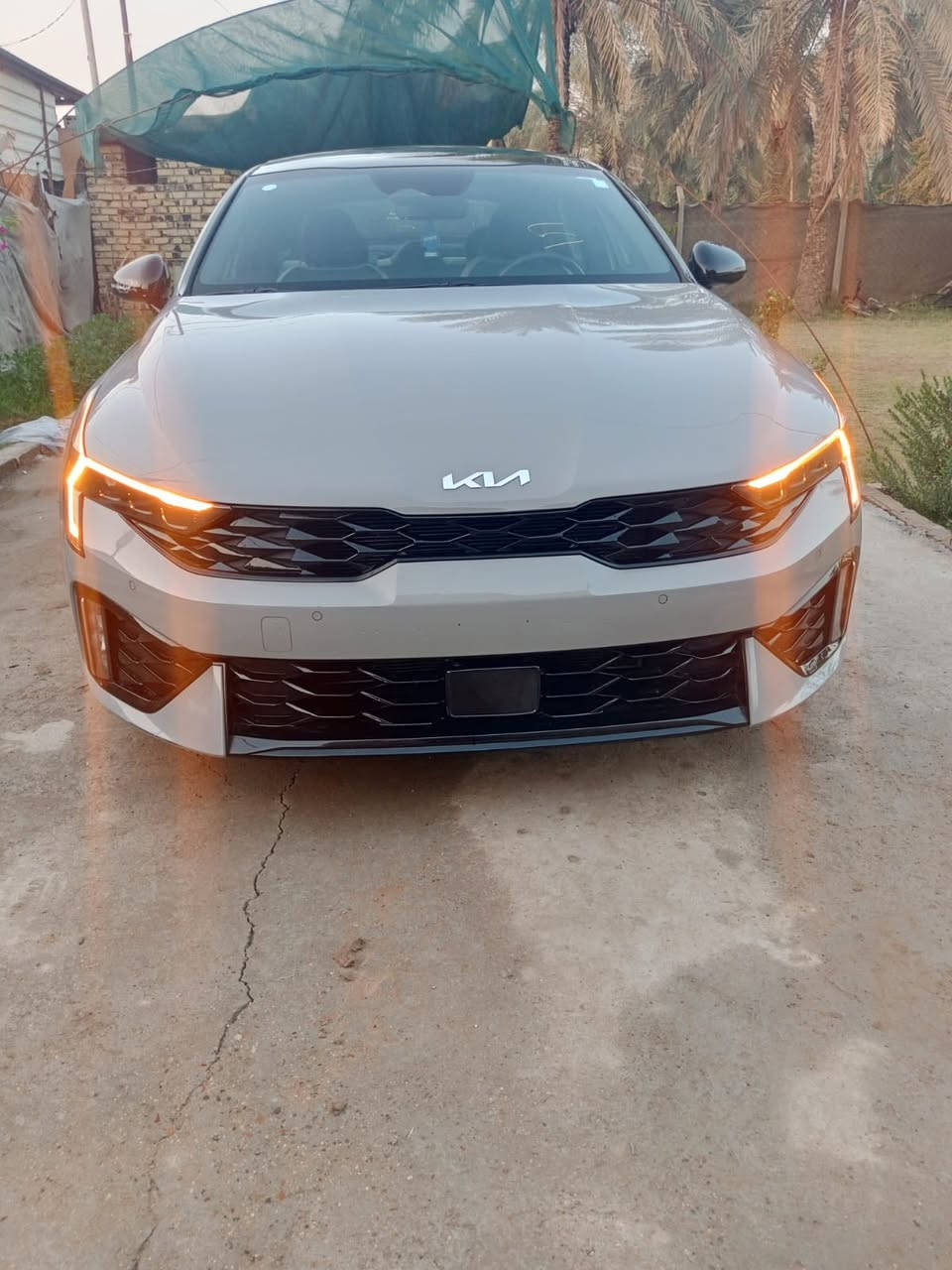 يالله 

🚗 للبيع كيا GT Line K5 موديل 2025 🚗

المواصفات:فول مواصفات 
✔️ محرك 2.5 لتر قوي واقتصادي بالبنزين
✔️ قير أوتوماتيك
✔️ شاشة كبيرة + كاميرا خلفية
✔️ حساسات أمامية وخلفية
✔️ فتحة سقف
✔️ تشغيل بصمة
✔️ كراسي جلد
✔️ نظام أمان متكامل
ماشيه 22الف حقيقي السياره جديده وجهازه من كلشي او ضربته موضح بصوره قبق جنطه مبدل فقط 
السعر  210$ او بيه مجال بصيط 
الاستفسار الهاتف (***********)
