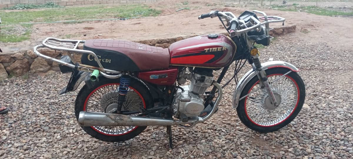 اقرة المنشور.. السلام عليكم. موطور للبيع. 2020 ابو نمر🐅 محرك مامفتوح شرط كلشي شغال وشرط نشاط السعر خابر وتدلل *********** الموشراي لايبزعني 🌹
