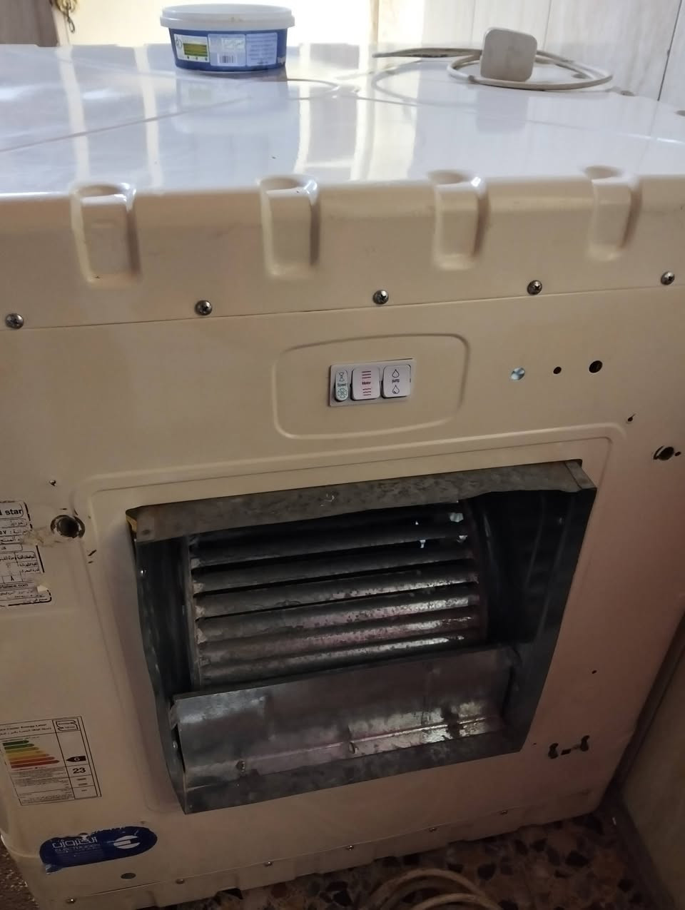 مبردة جديدة حجم 2500 السعر اب 100 الف ***********
