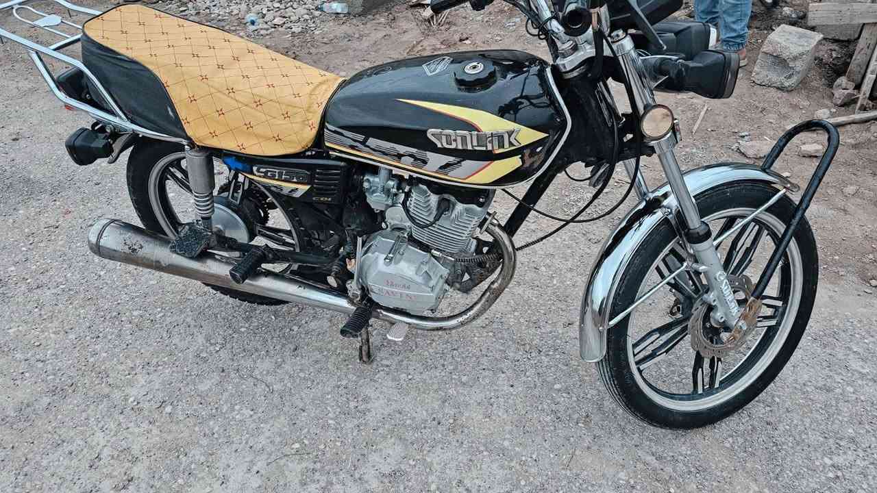 سلام عليكم درجة موديل 20 أورق كامله كهربياتا شغاله مكاني الغالبية السعر 375 وبيه مجال الرقم ***********
