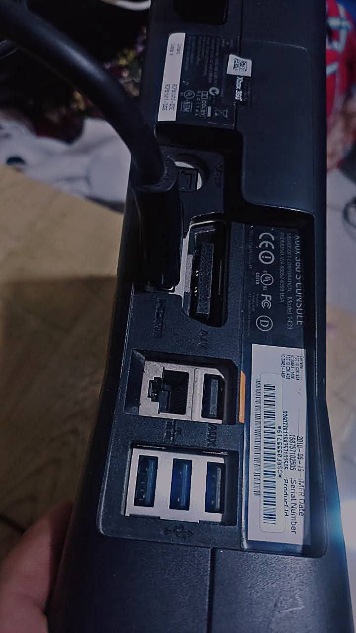 السلام عليكم اكس بوكس 360 سلم نظيف ومهكر
مع كامل ملحقاته الأصلية 
مامصلح ولايعلك
جوستك عدد2 أولى اصلية باتري بلوتوث
وثانيه خلل بالگير فقط
:86لعبه مميزه+العاب أطفال
جي تي اي بيس حرب .....
هارد :250

العنوان:البصرة/الزبير/
للتواصل ***********
السعر 90 قفل

🔴 ماعندي توصيل
