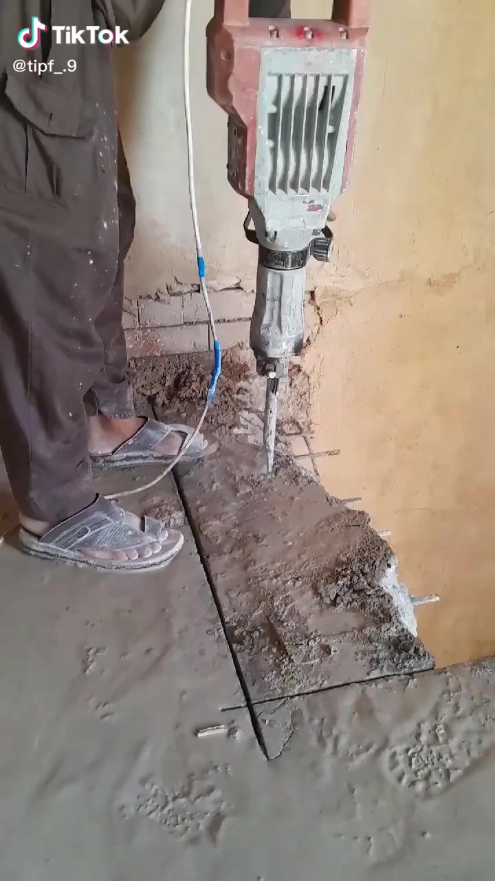 سلام عليكم يوجد كادر عمل لكافه الاشغال المذكوره رقم الهاتف ***********
