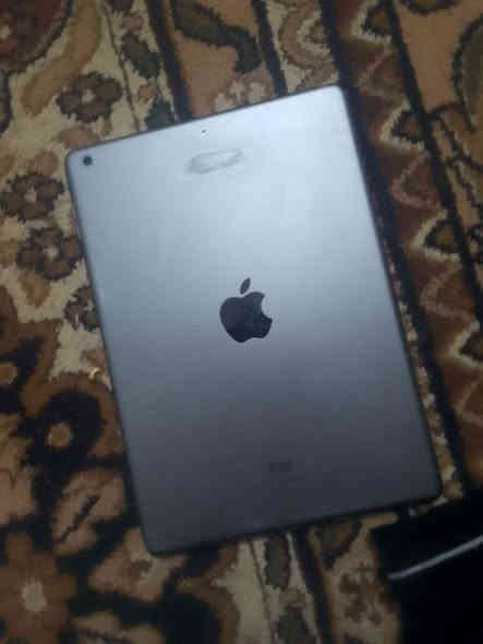 سلام عليكم عدي ايباد البيع ذاكره 64ايباد كلشي ما بي بس كسر بل شاشه كدامكم اليباد سعره80وبي مجال الطيبين رقمي***********وبي همين وتساب
