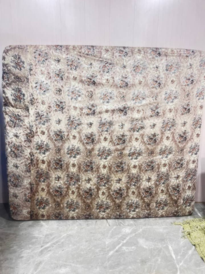 الطبله 150وبيها اربعه صغار
السرير 35
الدوشك 50
 لرفوف 125هاي حطاطه مو سوكي
لطول مترين ارتفاع متر و80 العامريه


**إذا كنت صاحب هذا الإعلان وتريد حذفه لأي سبب، رجاءا أرسل رسالة إلى الدعم الفني**