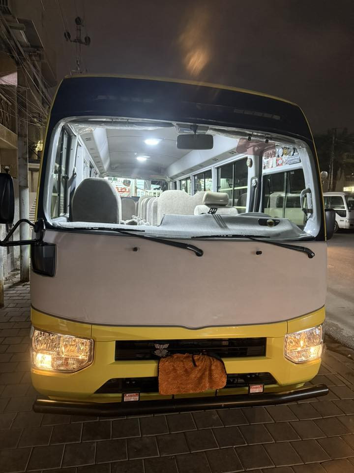 السلام عليكم ورحمة الله كوستر فيرنه ٢٠١٧ السيارة 
خير من الله ومتعوب عليه كل نقص مابيه السعر 435الستفسار ***********
