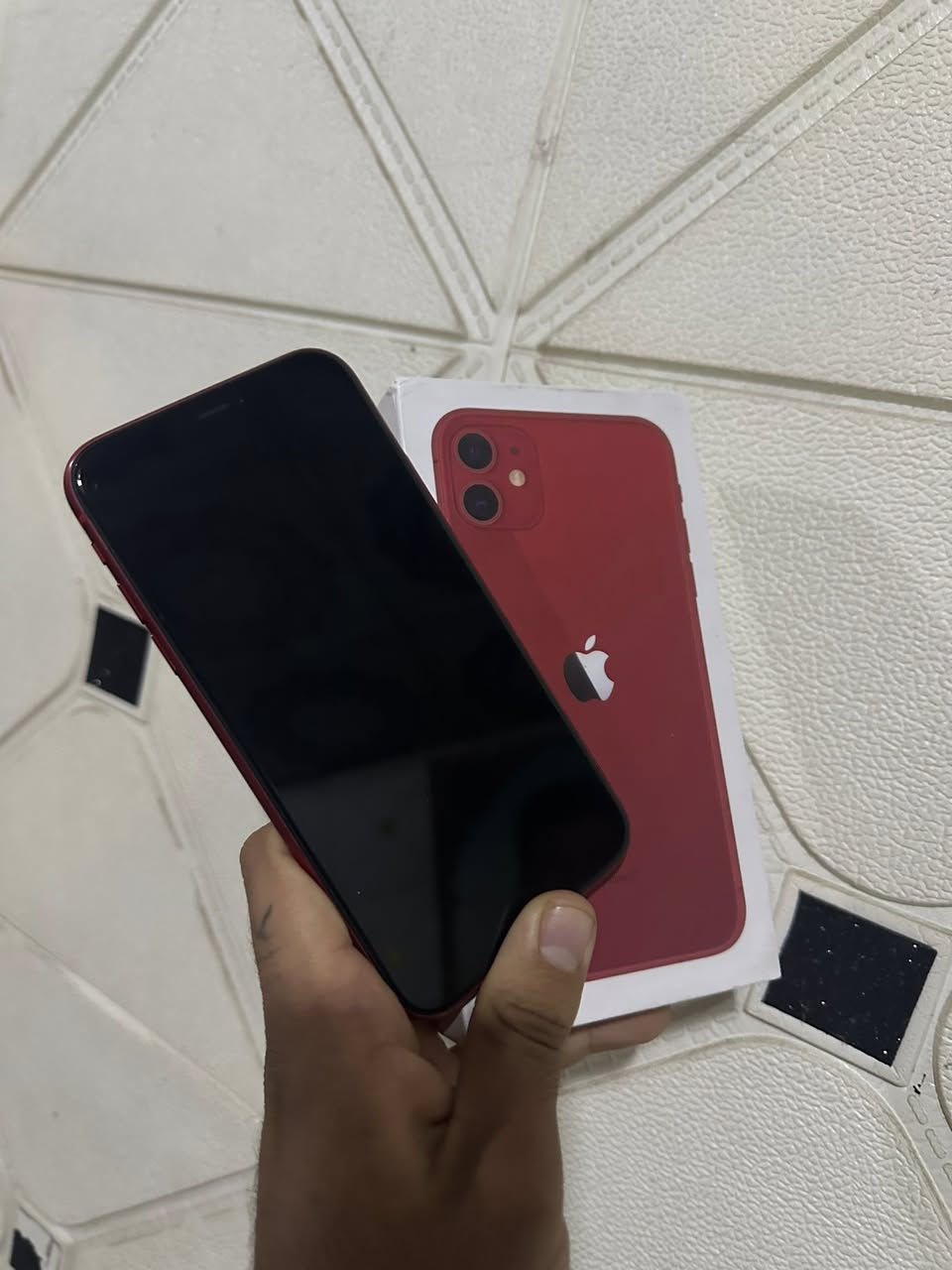 ايفون 11 كامرتين جهاز جديد ستخدام بيت مكفول من كلشي وين مايعجبك افحص مامفتوح بطارية 91 ذاكرة 128 كامل ملحقات سعر 300 رقمي ***********
