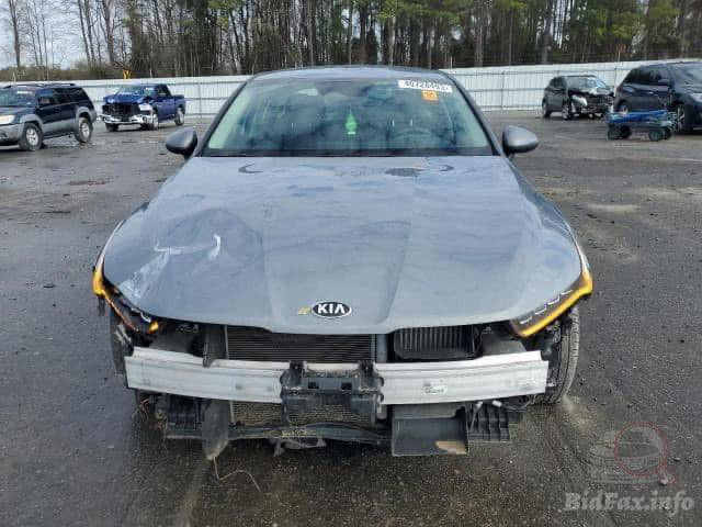 � للبيع  – كيا K5 موديل 2021 EXL بحالة ممتازة
✨ فرصة العمر لعشاق الأداء والأناقة!

📌 المواصفات الأساسية:

 • موديل 2021، فئة EXL – الأفضل في الفئات
 • تشغيل ذكي + دخول بدون مفتاح
 • شاشة وسطية كبيرة + نظام ملاحة
 • كاميرا خلفية وحساسات أمامية وخلفية
 • مثبت سرعة + مساعدات ذكية للسير
 • تكييف قوي 
 • تصميم خارجي أنيق ورياضي 👌

💡 الحالة:
✔️ ممتازة جدًا – حادث امريكا كما مبين بنيد وجاملغ صبغ 
حادث العراق باب خلف السايق  على كد شبر 
✔️ تم العناية بها بشكل دوري
✔️ داخلي نظيف وفاخر

🚀 لمحبي الراحة والأداء:
محرك قوي، قيادة سلسة، استهلاك ممتاز للوقود — سيارة عملية للشغل والسفر والرحلات.

📞 السعر مناسب ومغري
اتصل الآن للاستفادة من العرض قبل الجميع!
***********

📍 السيارة موجودة في بغداد
