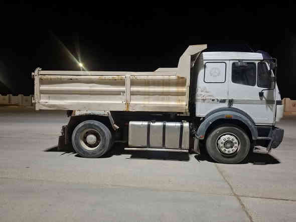 سلام عليكم البيع موديل 96 مكينه 6سوبر سوده كير 155 فافون شاصي مكفول رقم انبار نكليزي بسمي 3الوحات بسنويه راس ذات جوانب متحركه سعر 170 وبيها مجال .   ***********\\*********** مكاني كربلاء
