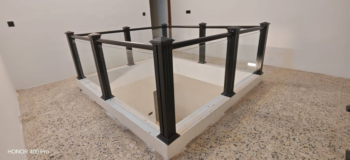 🌹 جـــــــوهــــــرة بــــغــــداد 🌹
 للمـحجـرات المـلكيـة والـزجاج المـقسى للالمنيوم والمـحجـرات التركيـه :

لعمل وتركيب كافة المحجرات الجام والانواع الاخرى.. 
يسرنا ان نعرض لكم منتجاتنا من المحجرات الألمنيوم والجام المقسى 10 ملم مسكرت ضد الكسر المميز بتصميماته الجذابة والفريدة وبأنسب الأسعار.

#كوادرنا تحت أشراف👷مهندسين مختصين في مجال الألمنيوم والجام المقسى وذو خبرة لا تقل عن 20 سنه

🔥محجر درج جام 10 ملم مسكرت 🔥

نضام دنك الارتفاع متر سم 
$ سعر المتر 65 الف
$سعر الدنكه 60 الف

🔥محجر بلكونه جام 10 ملم مسكرت 🔥

نضام دنك الارتفاع 50 سم 
$ سعر المتر 55 الف
$سعر الدنكه 50 الف

 🔥محجر درج جام 10 ملم cnc قطع 🔥
 قبضة دائري 
$ سعر المتر 58 الف
$سعر الدنكه 58 الف

🔥محجر درج cnc حديد 🔥

قبضة مربع او دائري بكيفك 
$ سعر المتر 80 الف
$سعر الدنكه 70 الف
#ملاحضة؛؛؛ 🔥ضمان محل 100٪🔥

#ملاحضة.. بدون مقدمه او عربون تضمن حقك
#اعمالنا كافه المحافضات الحبيبة
#فقط تنضاف كروه على ابو البيت
#وللاستفسار بأمكانكم التواصل معنا  على
#الهاتف  او على #الواتساب 
#الهاتف *********** ☎️☎️
#الواتساب *********** 
#عنوان حي اور تقاطع الفلسطيني بتجاه نادي النفط📌
