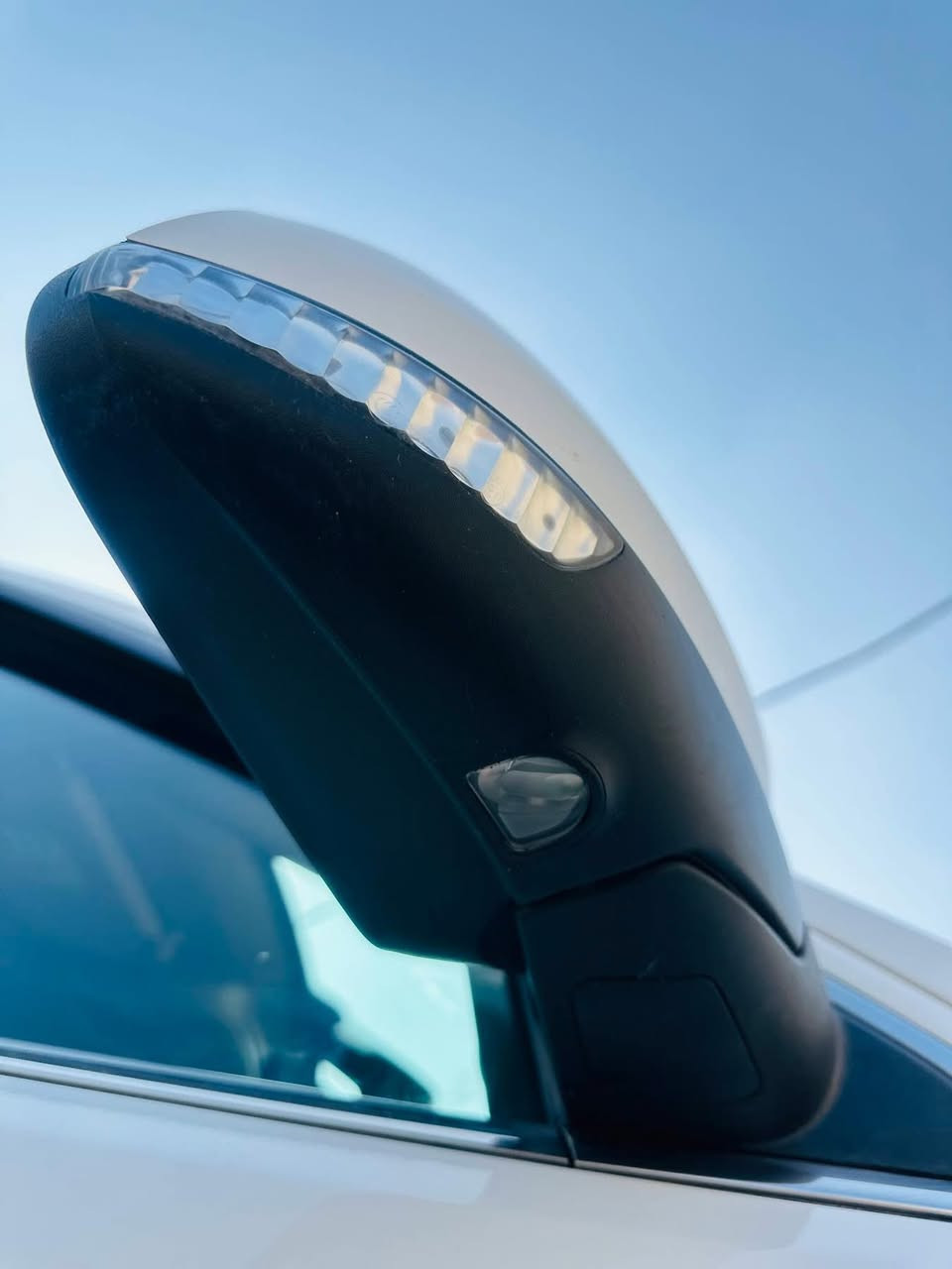 سلام عليكم جيب كراند شيروكي لميتد فول مواصفات خليجي كفاله عامه ماشيه ٦٠ ألف معروفه مواصفاتها ميحتاج اكتبها مكان السياره المسيب للاستفسار الاتصال ***********
السعر ٣٢٥بيها مجال بسيط
