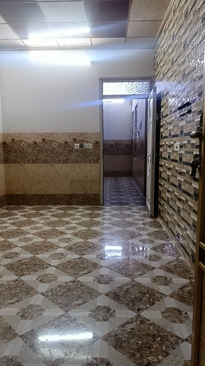 دار للاجار حي الانتصار شارع 15الي رايح ع مدرسة ناضم الطبقچلي مساحة البيت 110متر غرفة نوم وهول واستقبال ومطبخ ومشتملات وبيتونه فول البيت اتصل بدل الاجار 200الف قفل قفل *********** وتساب 
***********
