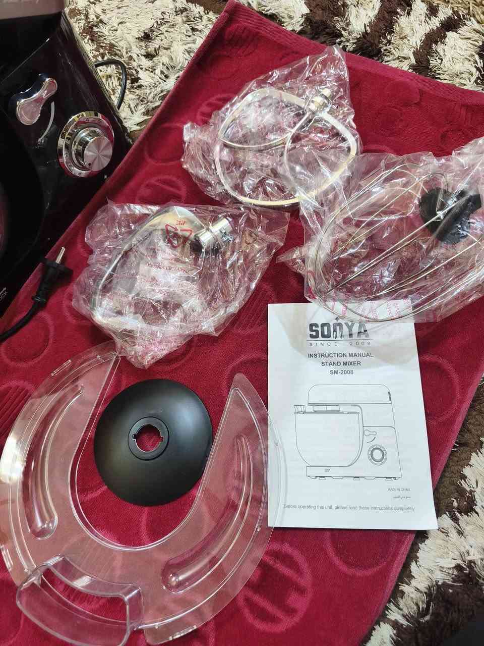 سلام عليكم للبيع عجانة كهربائية 
من شركة SONYA (سونيا) 
جديده بمعنى الكلمة مستخدمه مرتين بسسس مرتين بعدهي بالجيس وكامل الملحقات وياها وتمميز بالوعاء (الطاسة) مصنوع من الستانلس ستيل المقاوم للصدأ
 وبيه خطاف العجن (للمخبوزات).
مضرب التقليب (للكيك والحلويات).
مضرب الخفق (للكريمة والبيض). ناصرية, ذي قار


**إذا كنت صاحب هذا الإعلان وتريد حذفه لأي سبب، رجاءا أرسل رسالة إلى الدعم الفني**