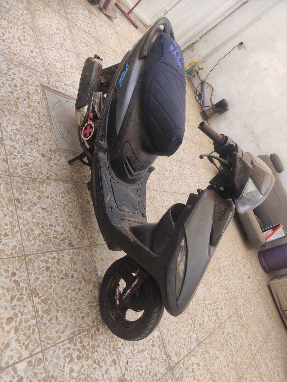 ماكس عدله دراجه من طول لطول بلاد برغي ماملعوب بيهه محركهه 49 بس لكور مفتوح بوشه بلاد درجة صالنصه نكسرت وشمرتهه بلبيت حاليا شغاله نكره سلف وصالنصه مشدوده بيه بس يرادلهه تبديل *********** مكاني بنجف

